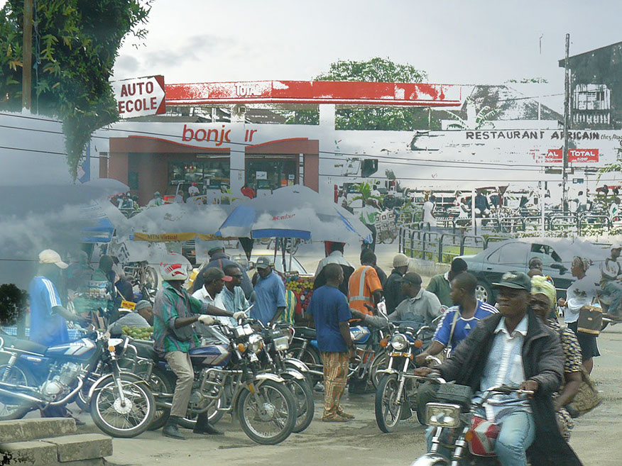 Mopeds in Douala